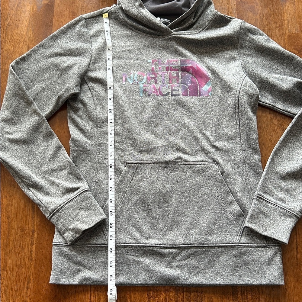 The north face sporty, casual, minimalist women’s hoodie size small petite​​​ - Picture 4 of 9
